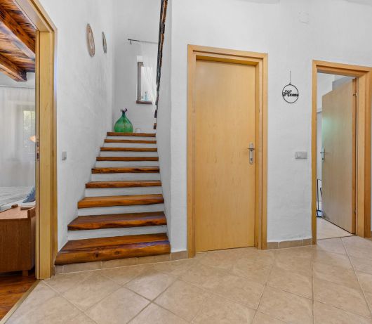 Rustic Villa Lara with pool
