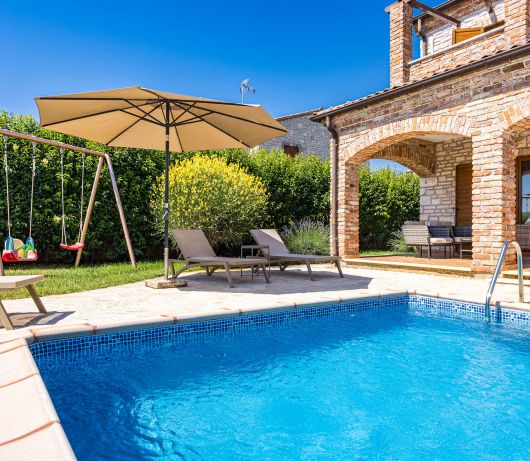 Rustic Villa Lara with pool