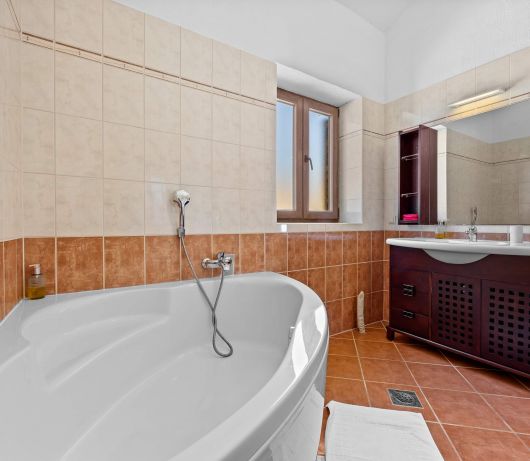 Rustic Villa Lara with pool