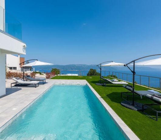 Villa Atrium with heated pool, sea view & jacuzzi