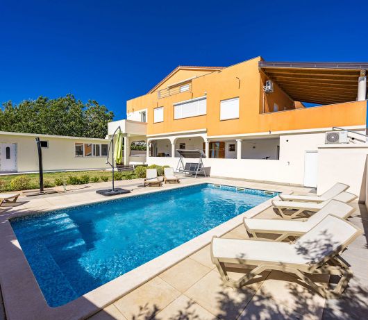 Apartment with pool in Medulin A1