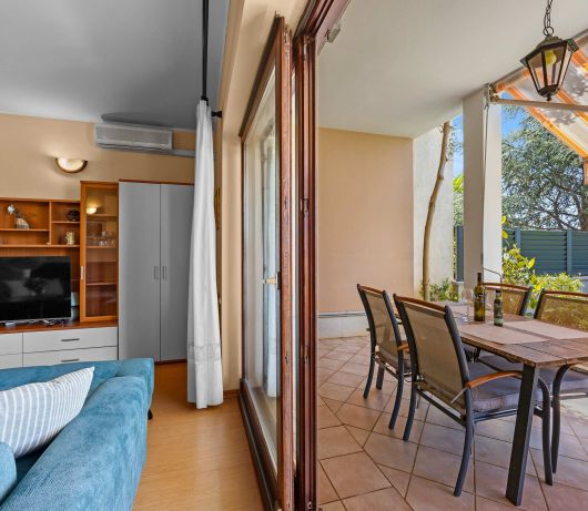 Olea Magica / 2B Apt Buza with garden