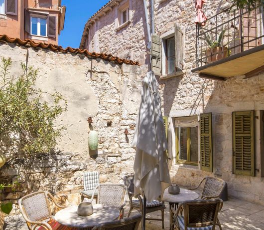 Apartment Dei Fiori 1