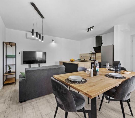 Lara Holiday Home