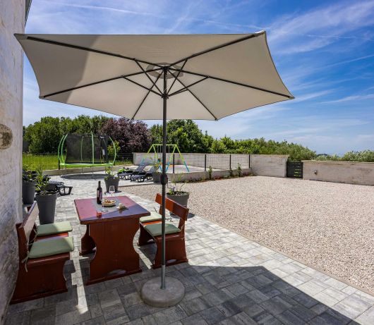 Lara Holiday Home