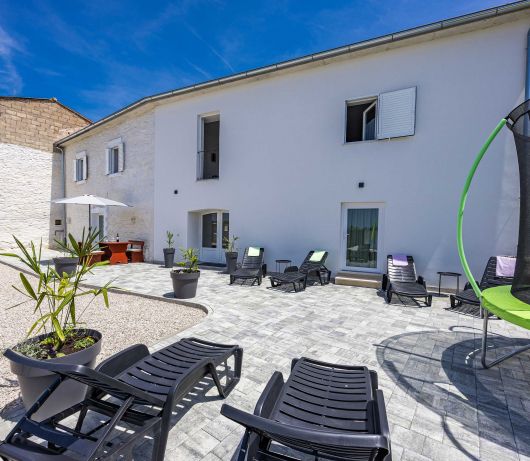 Lara Holiday Home