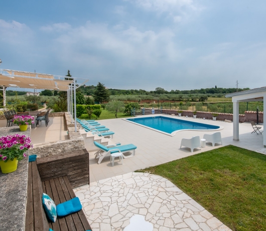 Villa Tanga near Rovinj with private pool and garden for 8 persons 
