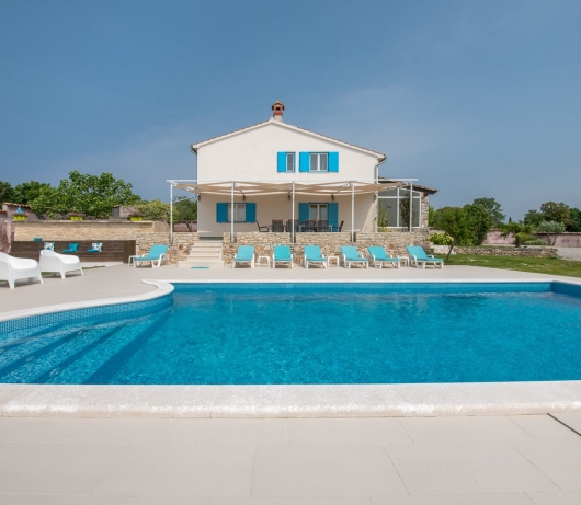 Villa Tanga near Rovinj with private pool and garden for 8 persons 
