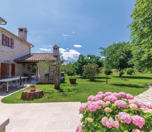 Rustikale Villa Benina Rossa 1 mit großem Garten