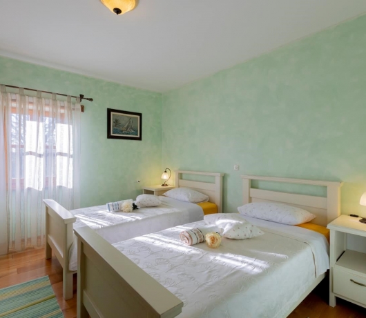 Rustic Villa Benina Rossa 1 with huge garden