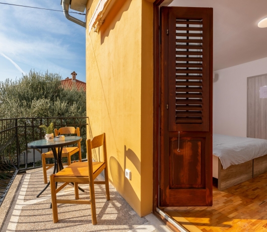 Rovinj City Studio/ App with balcony, parking, kitchenette for couples A1