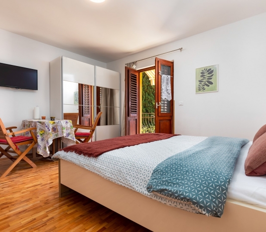 Rovinj City Studio/ App with balcony, parking, kitchenette for couples A1