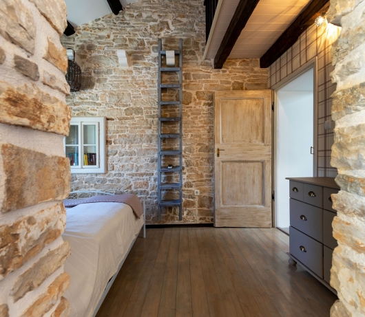 Rustic holiday house with jacuzzi / 4 Seasons