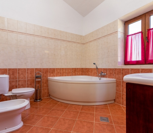 Rustic Villa Lara with pool