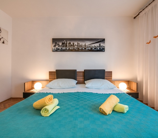 Apartments Fiorela / Apartment mit zwei Schlafzimmern, Balkon, Parkplatz und Meerblick
