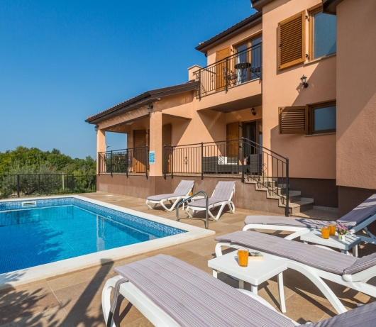 Charming villa Marina with pool near Poreč