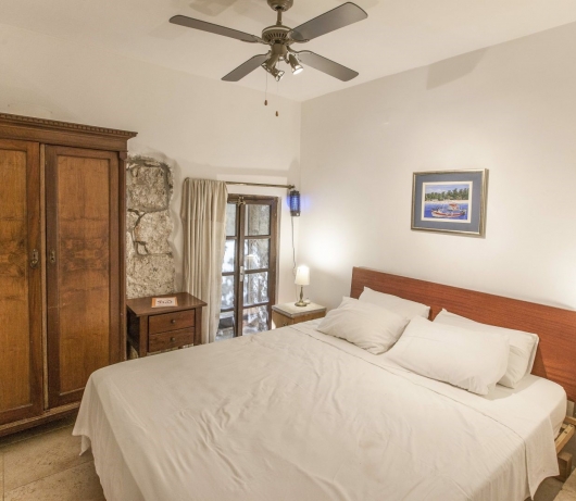 Holiday House Cave Romana