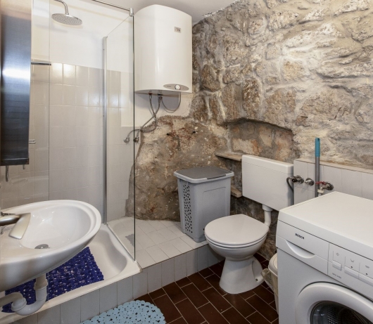 Holiday House Cave Romana