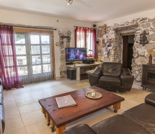 Holiday House Cave Romana