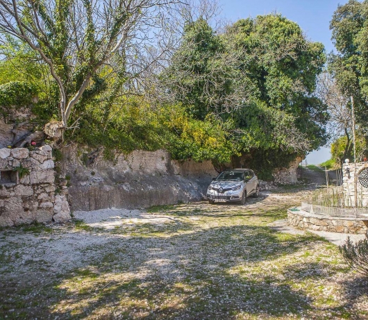 Holiday House Cave Romana