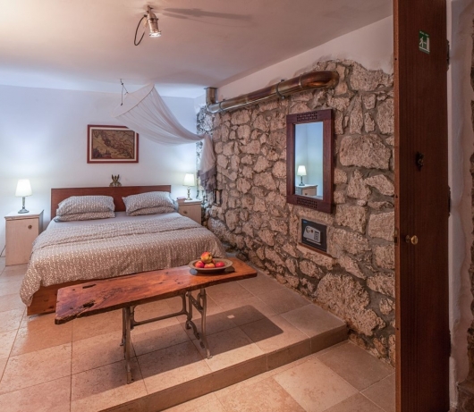 Holiday House Cave Romana