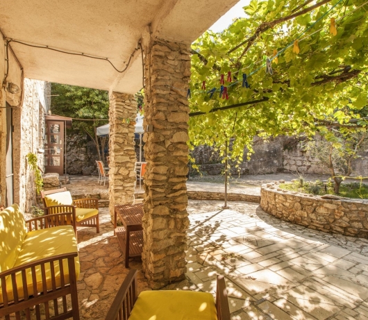 Holiday House Cave Romana