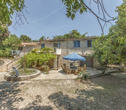 Holiday House Cave Romana