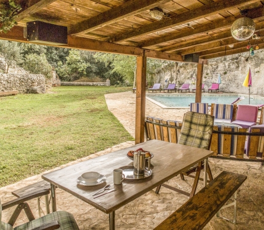 Holiday House Cave Romana