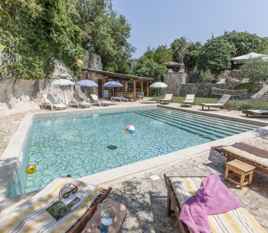 Holiday House Cave Romana
