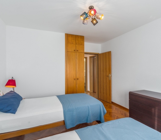 Elegant two-bedroom apartment with terrace in Rovinj