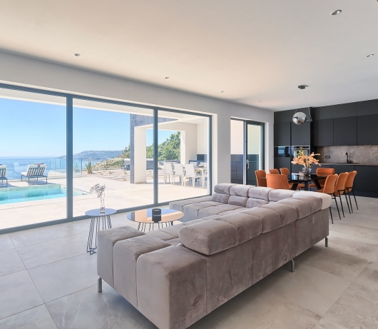 Villa Ultima with sea view, private pool, jacuzzi, gym and sauna