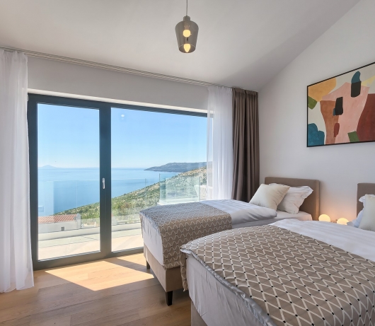 Villa Ultima with sea view, private pool, jacuzzi, gym and sauna