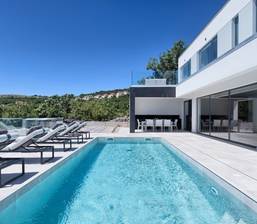 Villa Ultima with sea view, private pool, jacuzzi, gym and sauna