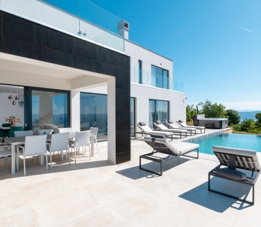 Villa Aristea with sea view, jacuzzi and infinity pool