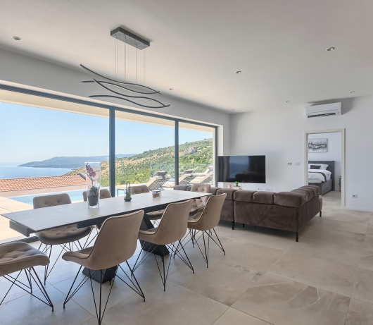 Villa Ateneum with sea view, jacuzzi and infinity pool
