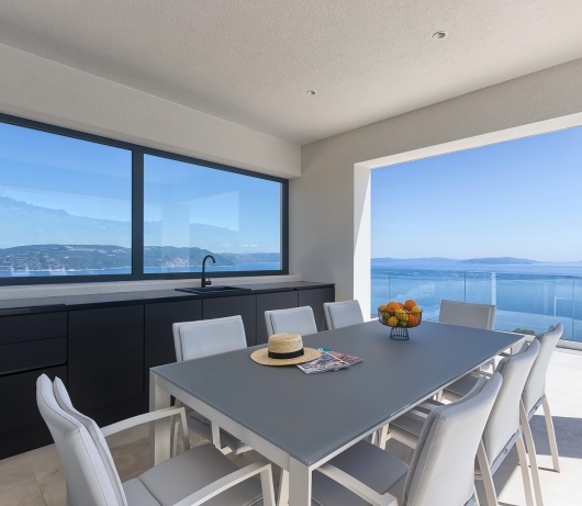 Villa Ateneum with sea view, jacuzzi and infinity pool