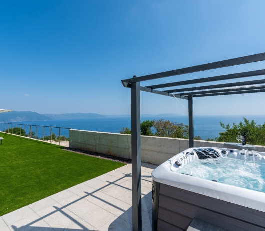 Villa Atrium with private pool, sea view, jacuzzi, gym and sauna