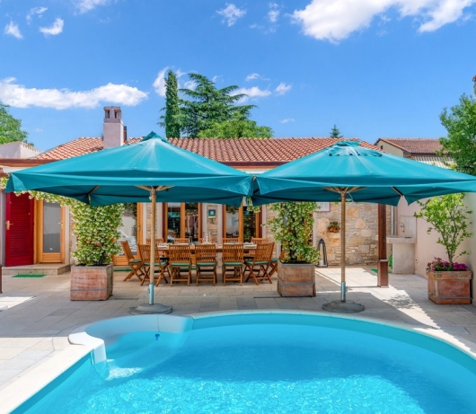 Rustic Villa Diana with pool near Rovinj