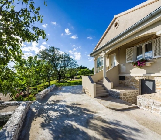 Ferienhaus Ante mit schönem Privatgarten