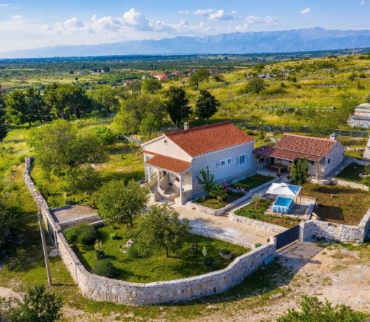 Ferienhaus Ante mit schönem Privatgarten