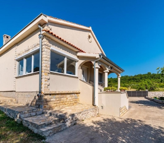 Ferienhaus Ante mit schönem Privatgarten