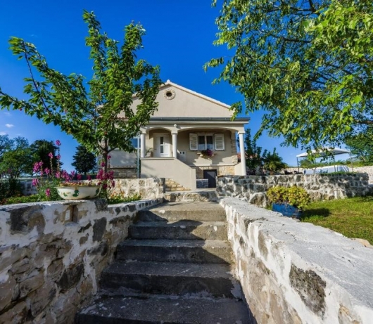 Ferienhaus Ante mit schönem Privatgarten