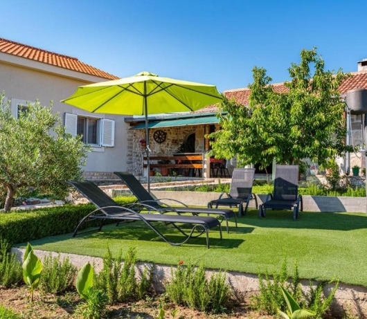 Ferienhaus Ante mit schönem Privatgarten
