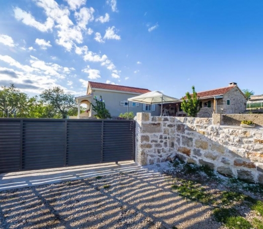 Ferienhaus Ante mit schönem Privatgarten