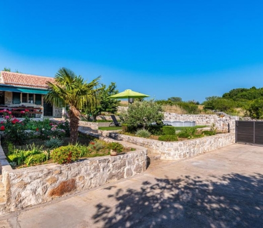 Ferienhaus Ante mit schönem Privatgarten