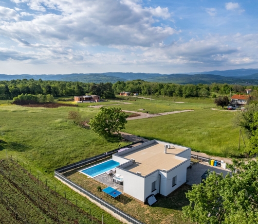 Moderne Villa Blue Lagoon mit Swimmingpool und Whirlpool