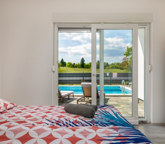 Moderne Villa Blue Lagoon mit Swimmingpool und Whirlpool
