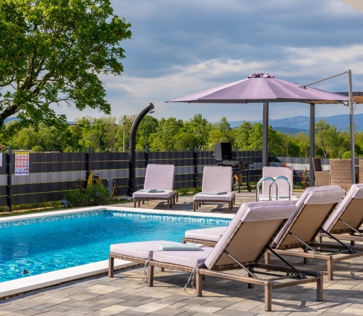 Moderne Villa Blue Lagoon mit Swimmingpool und Whirlpool