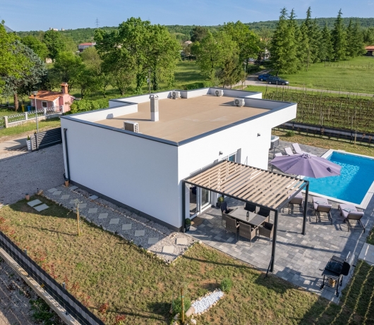 Moderne Villa Blue Lagoon mit Swimmingpool und Whirlpool