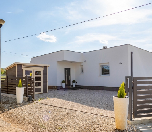 Moderne Villa Blue Lagoon mit Swimmingpool und Whirlpool